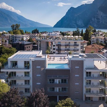 Aris Apartments & Sky Pool - Tonelli Hotels - Adult Friendly Riva del Garda Ngoại thất bức ảnh