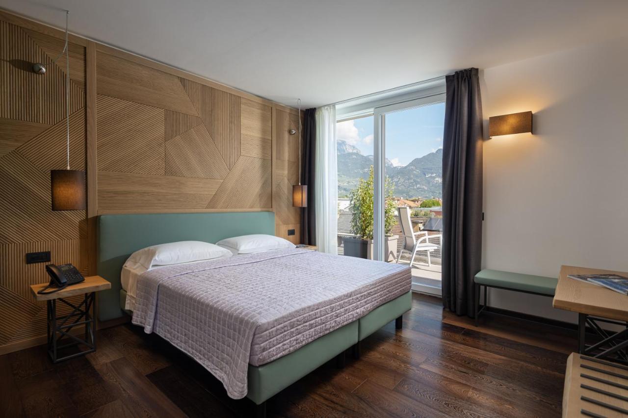 Aris Apartments & Sky Pool - Tonelli Hotels - Adult Friendly Riva del Garda Ngoại thất bức ảnh