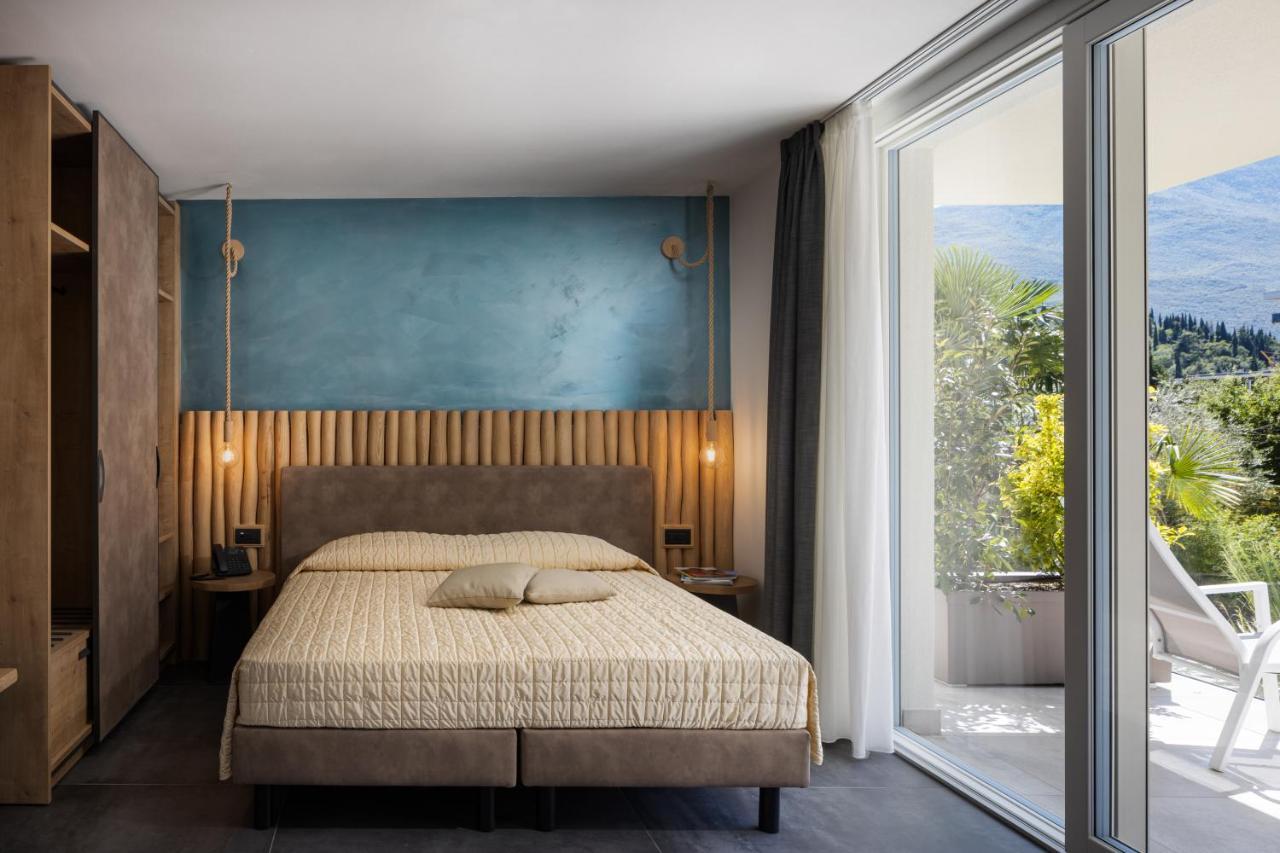 Aris Apartments & Sky Pool - Tonelli Hotels - Adult Friendly Riva del Garda Ngoại thất bức ảnh