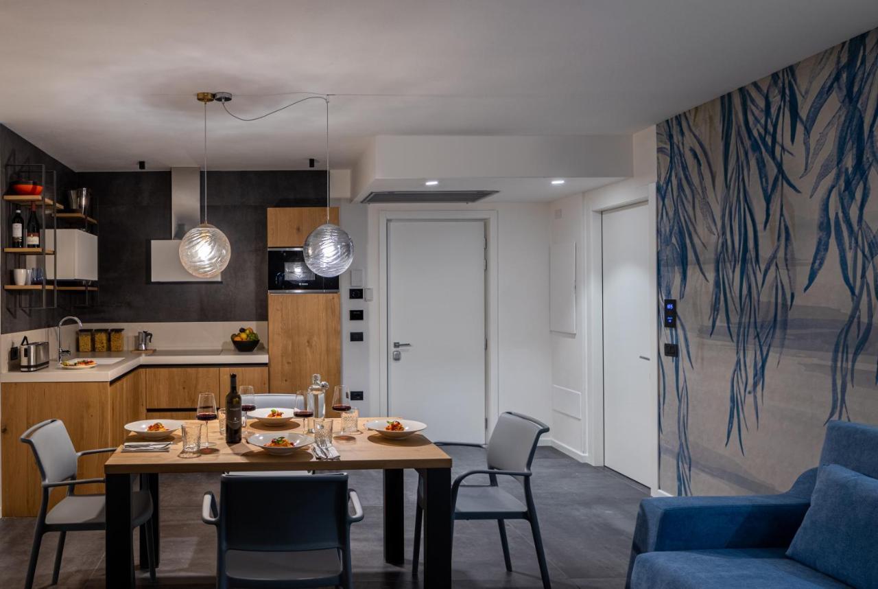 Aris Apartments & Sky Pool - Tonelli Hotels - Adult Friendly Riva del Garda Ngoại thất bức ảnh