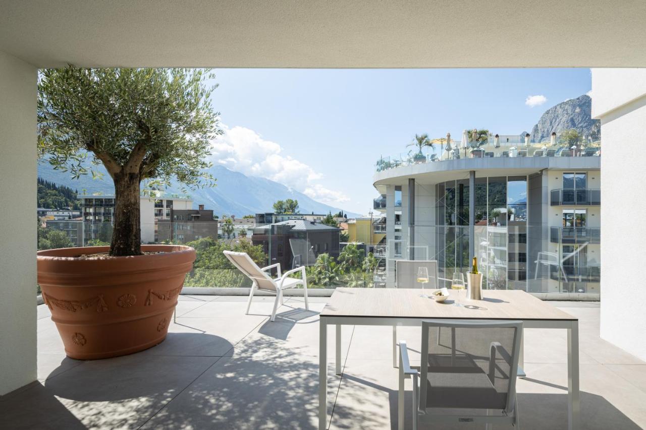 Aris Apartments & Sky Pool - Tonelli Hotels - Adult Friendly Riva del Garda Ngoại thất bức ảnh
