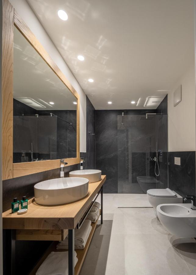Aris Apartments & Sky Pool - Tonelli Hotels - Adult Friendly Riva del Garda Ngoại thất bức ảnh