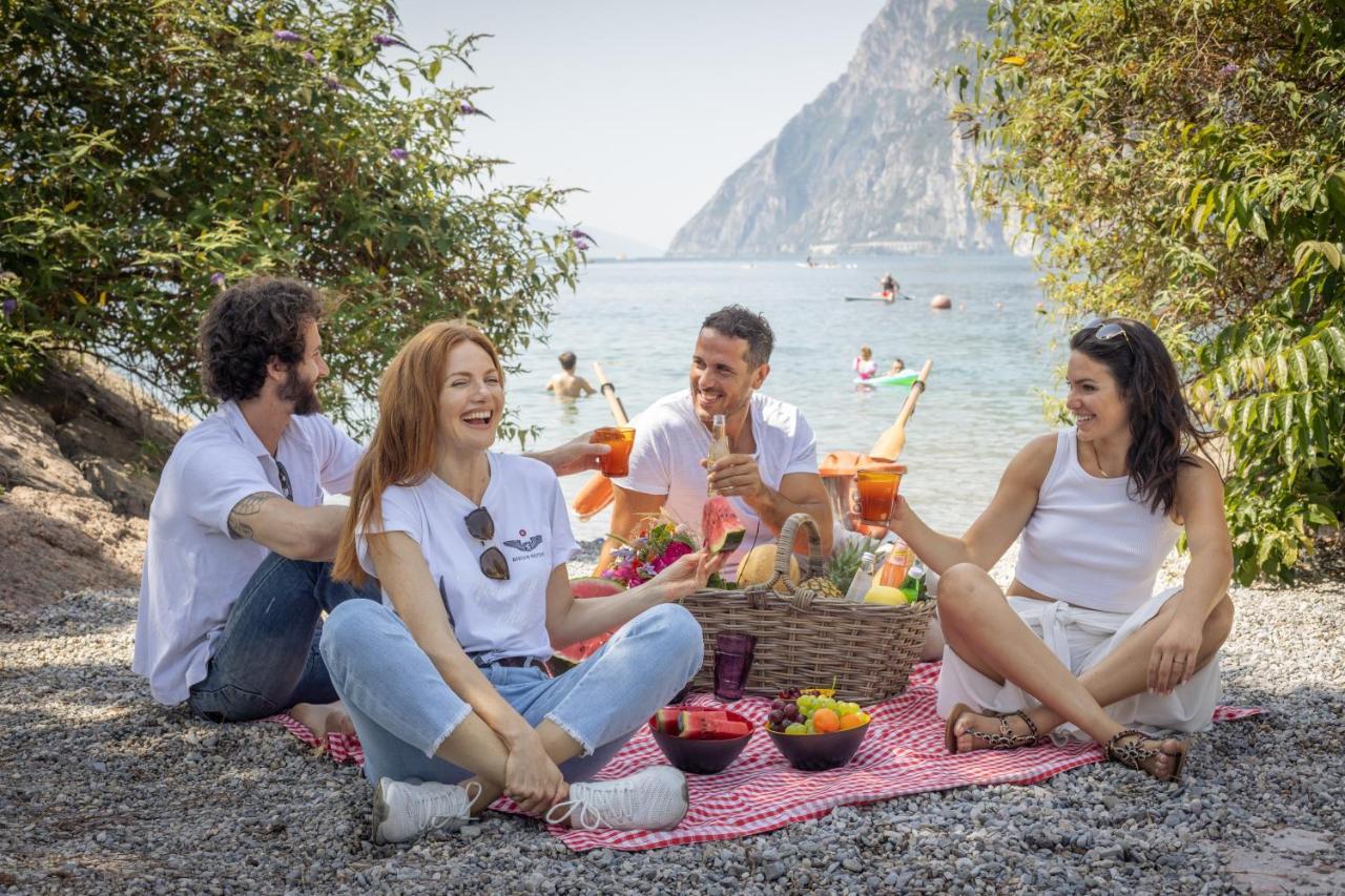 Aris Apartments & Sky Pool - Tonelli Hotels - Adult Friendly Riva del Garda Ngoại thất bức ảnh