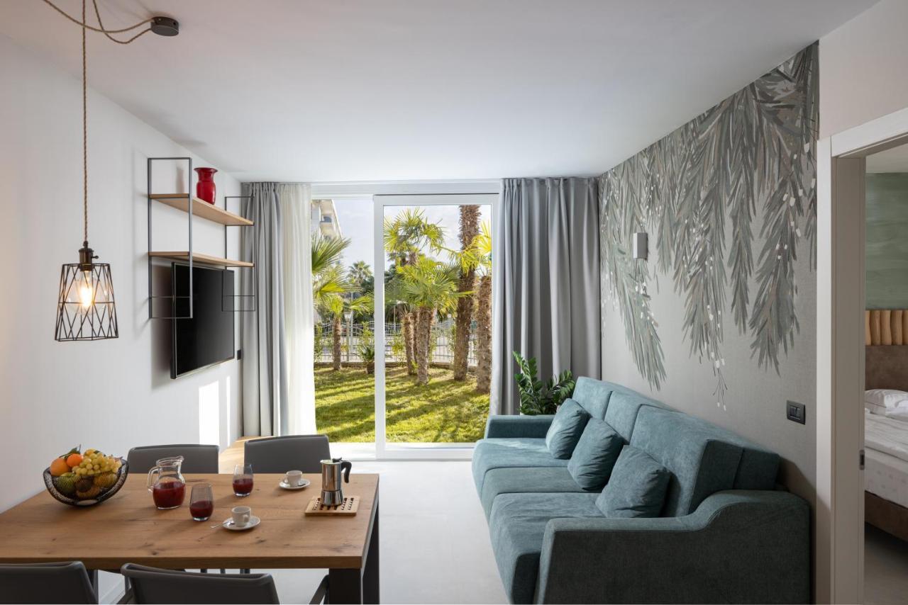 Aris Apartments & Sky Pool - Tonelli Hotels - Adult Friendly Riva del Garda Phòng bức ảnh